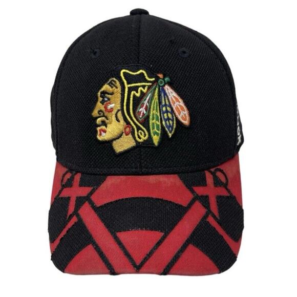 Reebok NHL Chicago Blackhawks Center Ice Hat L/XL Black Stanley Cup Final 2015 - Picture 1 of 11